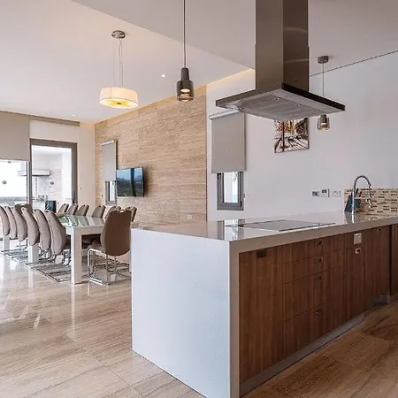 Beautiful With The Facilities ! Πέγεια