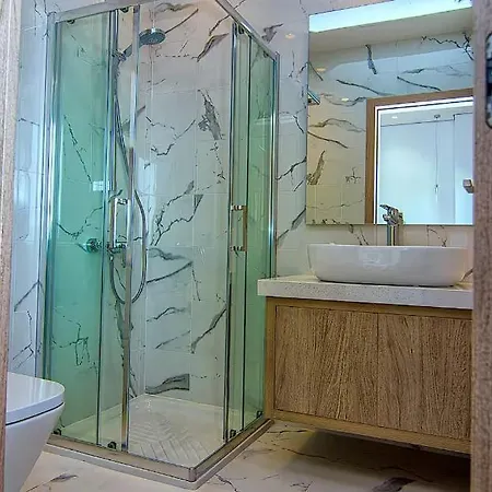 Beautiful With The Facilities ! * Peyia